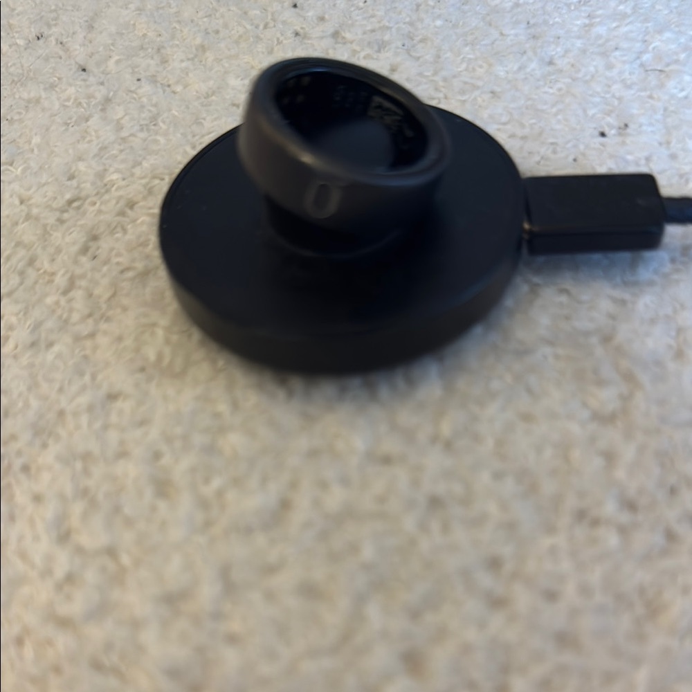 Black Oura Ring with Charger